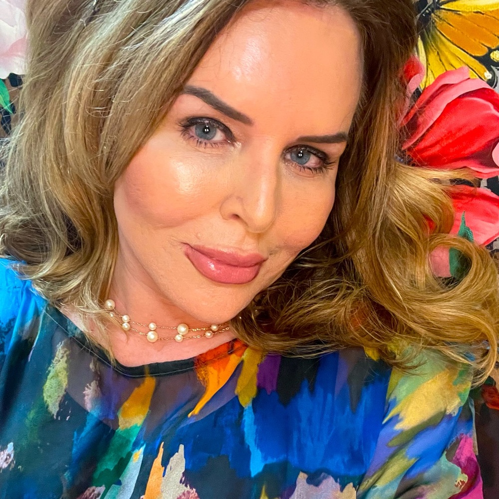 Meet your Posher, Gloria